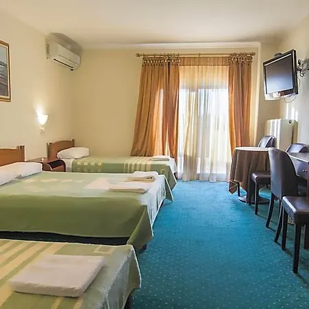 Alexandros Hotel 3*